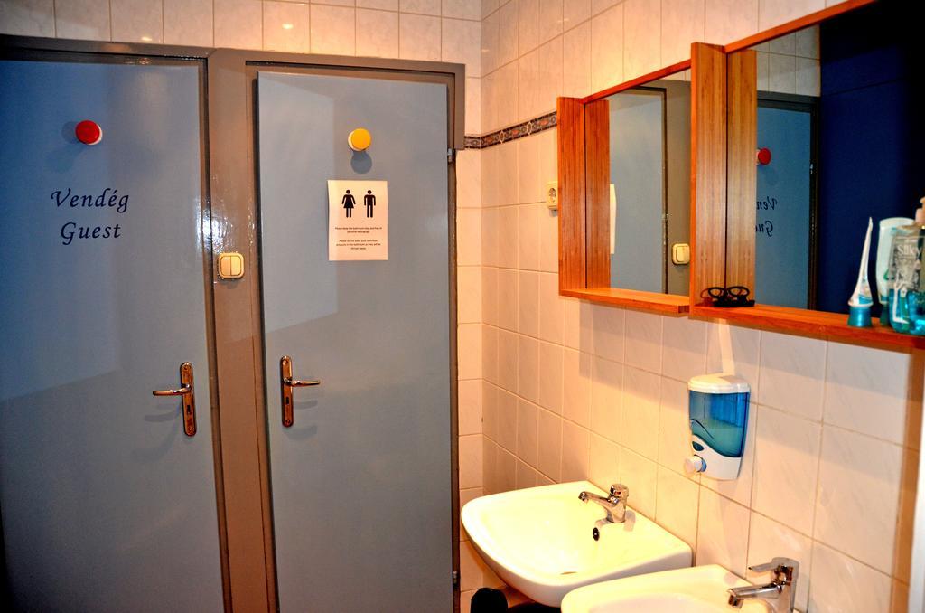 Cooltour Hostel Budapest Bagian luar foto